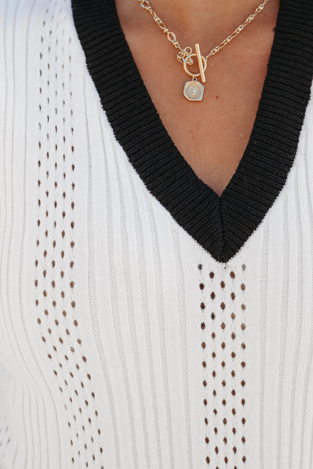 White Contrast Trim Eyelet Knit Colorblock V Neck Sweater Vest